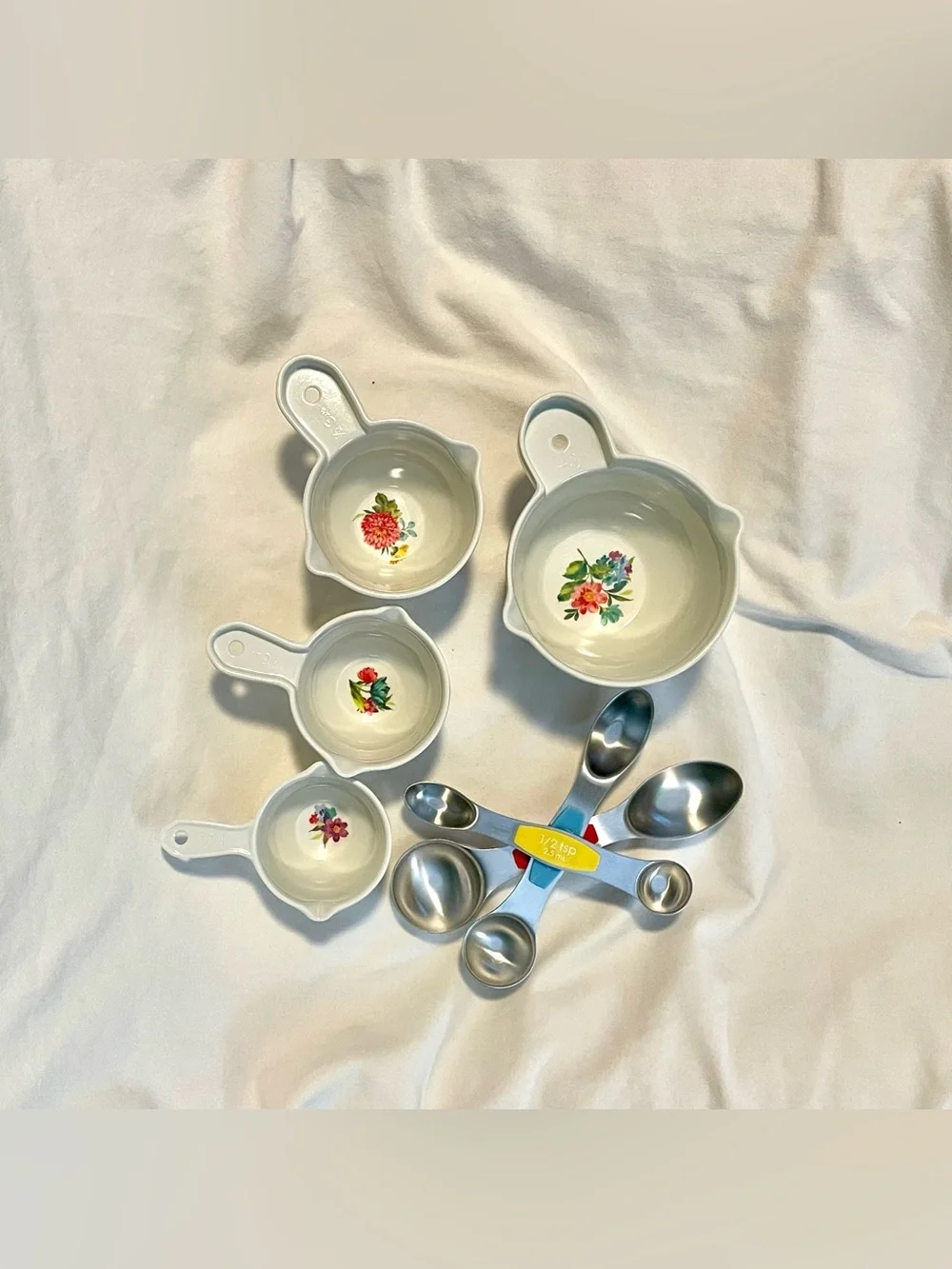 PIONEER WOMAN 7-Piece Melamine Measuring Cups/Stainless Magnetic Spoons - Floral